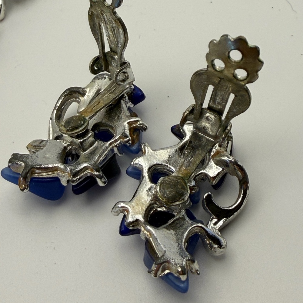 Vintage Coro Blue Thermoset 16” Silver Tone Necklace and Coordinating Earrings - Picture 10 of 11
